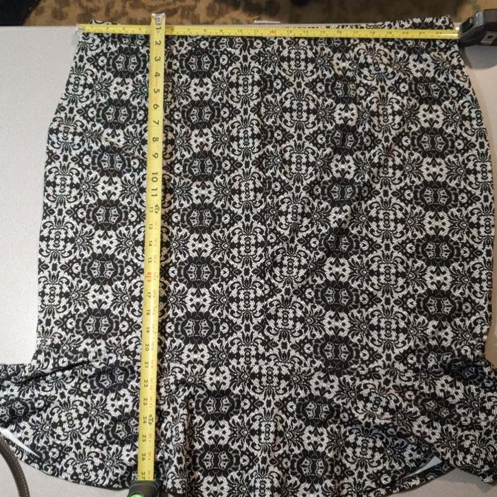 Lace Look Trumpet Skirt from CATO sz26/28 NWT